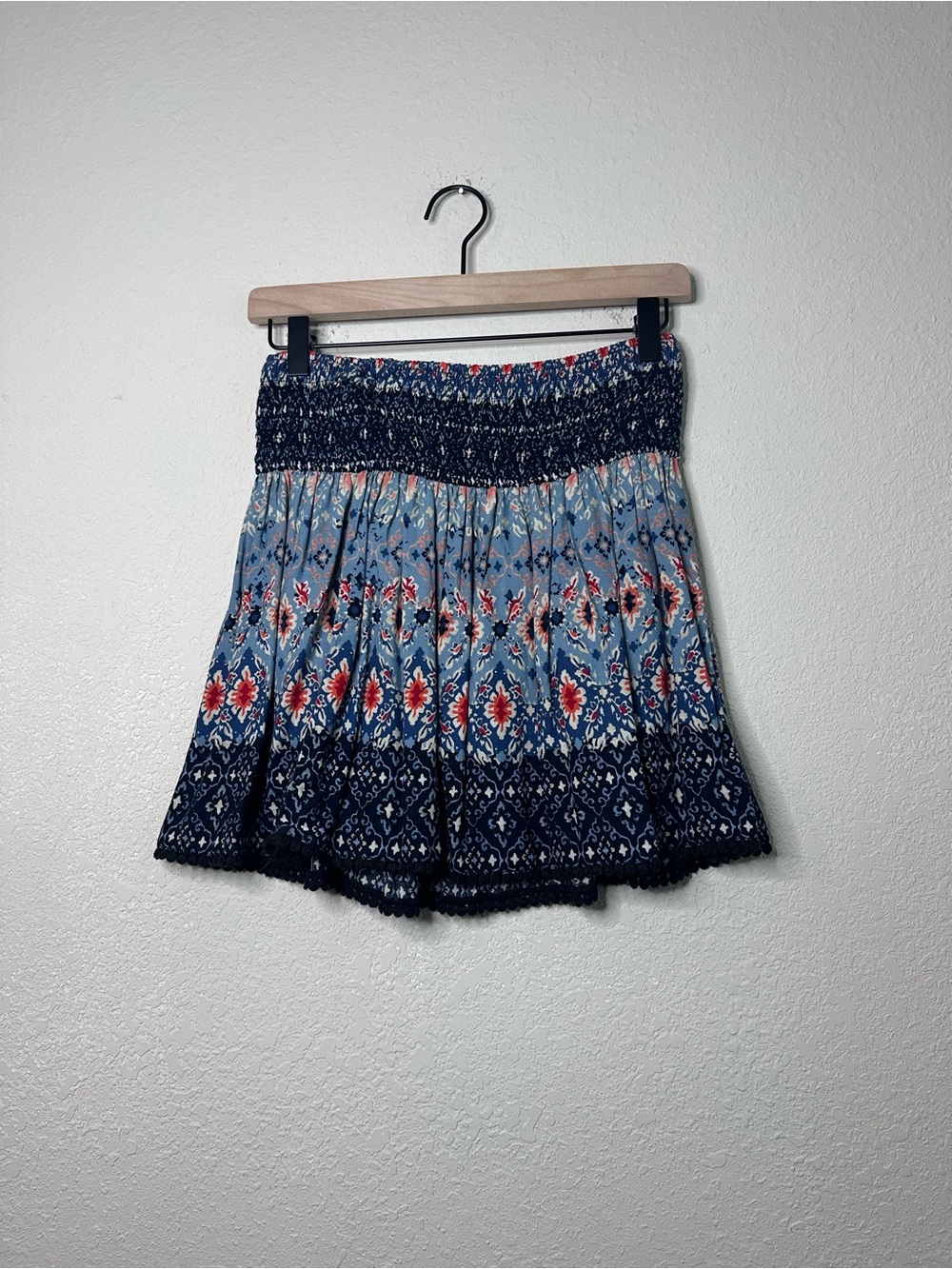 Hollister Blue Boho Floral Smocked Waist Mini Skirt Size Small